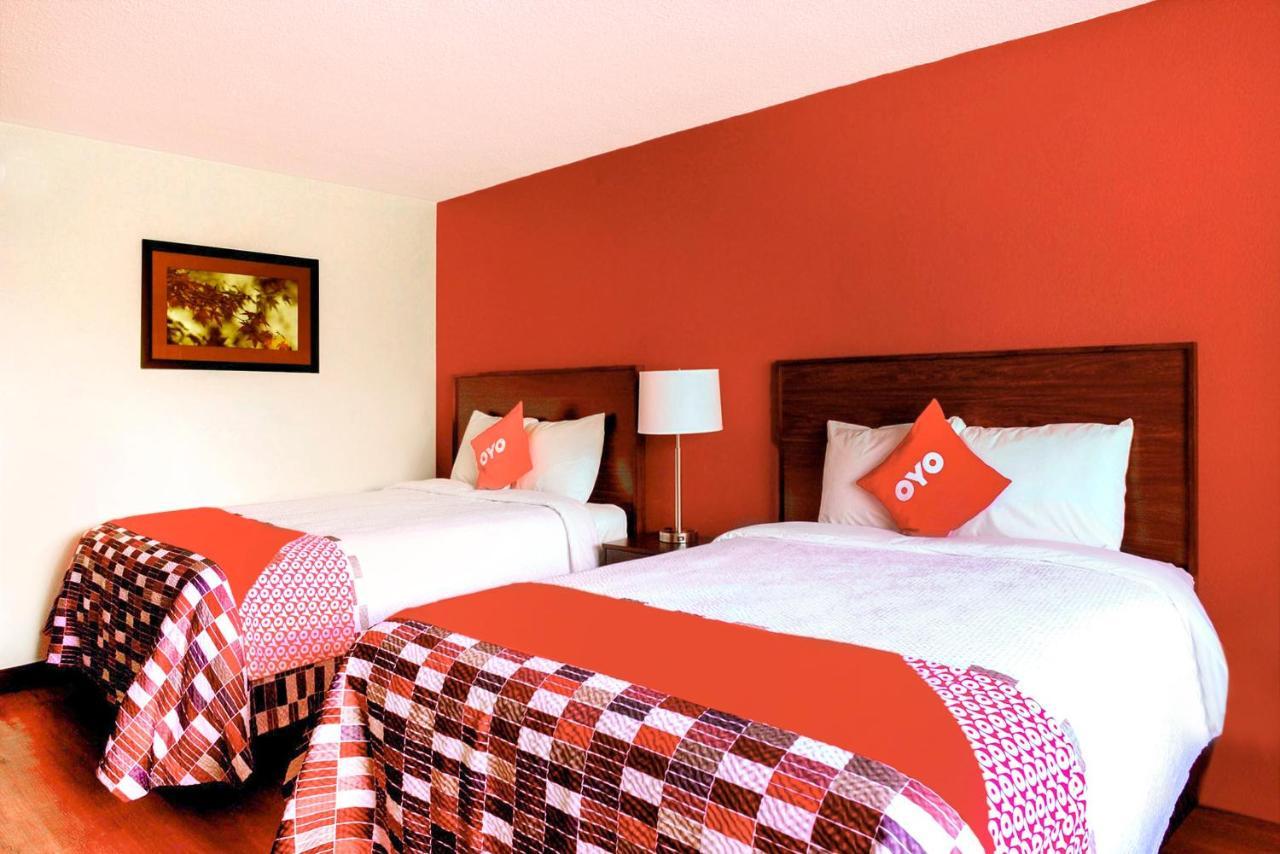 Americas Best Value Inn Moline Exterior foto